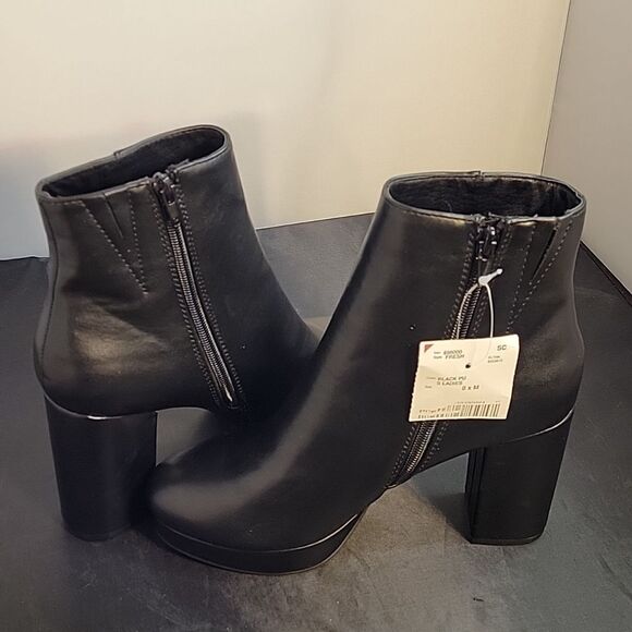 BRAND NEW FOREVER 21 BLOCK ZIP CLOSURE ROUND TOE SLIP-ON FAUX LEATHER BOOT - Picture 12 of 15